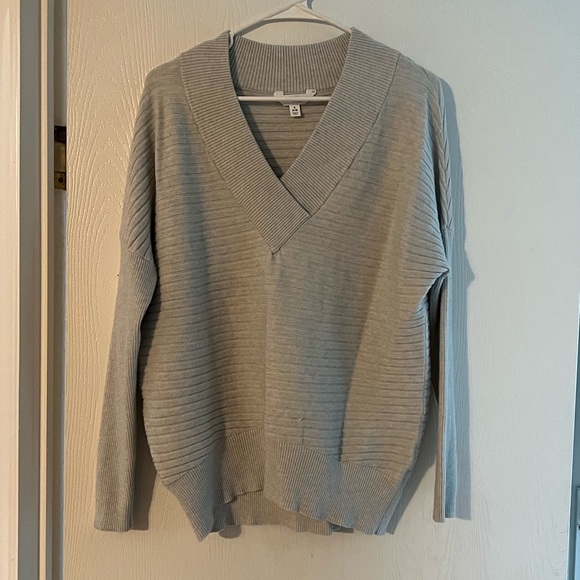 Time and Tru light grey sweater - Picture 1 of 2